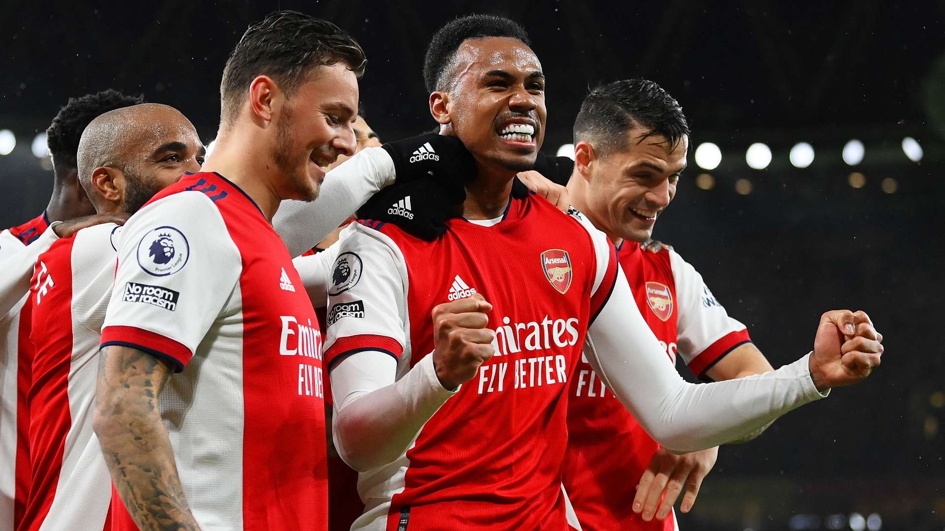 Arsenal celebrate Gabriel goal vs Southampton 2021-22
