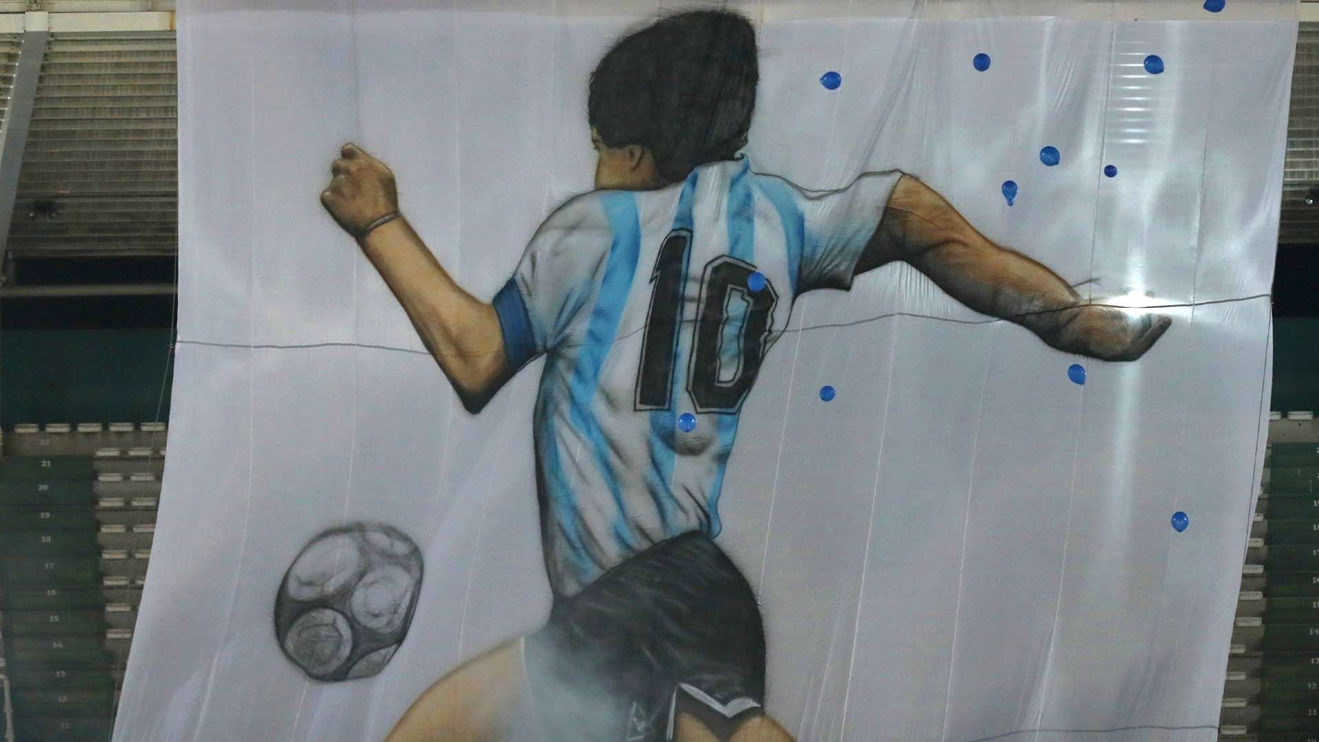 bandera homenaje Maradona