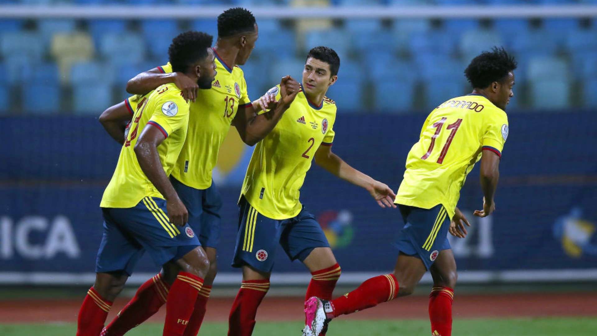 la Selección de colombia fesyeja un gol en la Copa América 2021