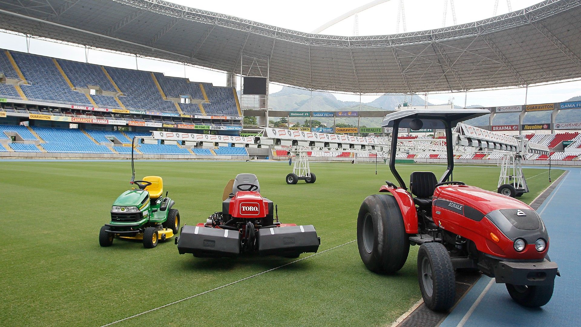 Gramado Engenhão Nilton Santos 2012/13