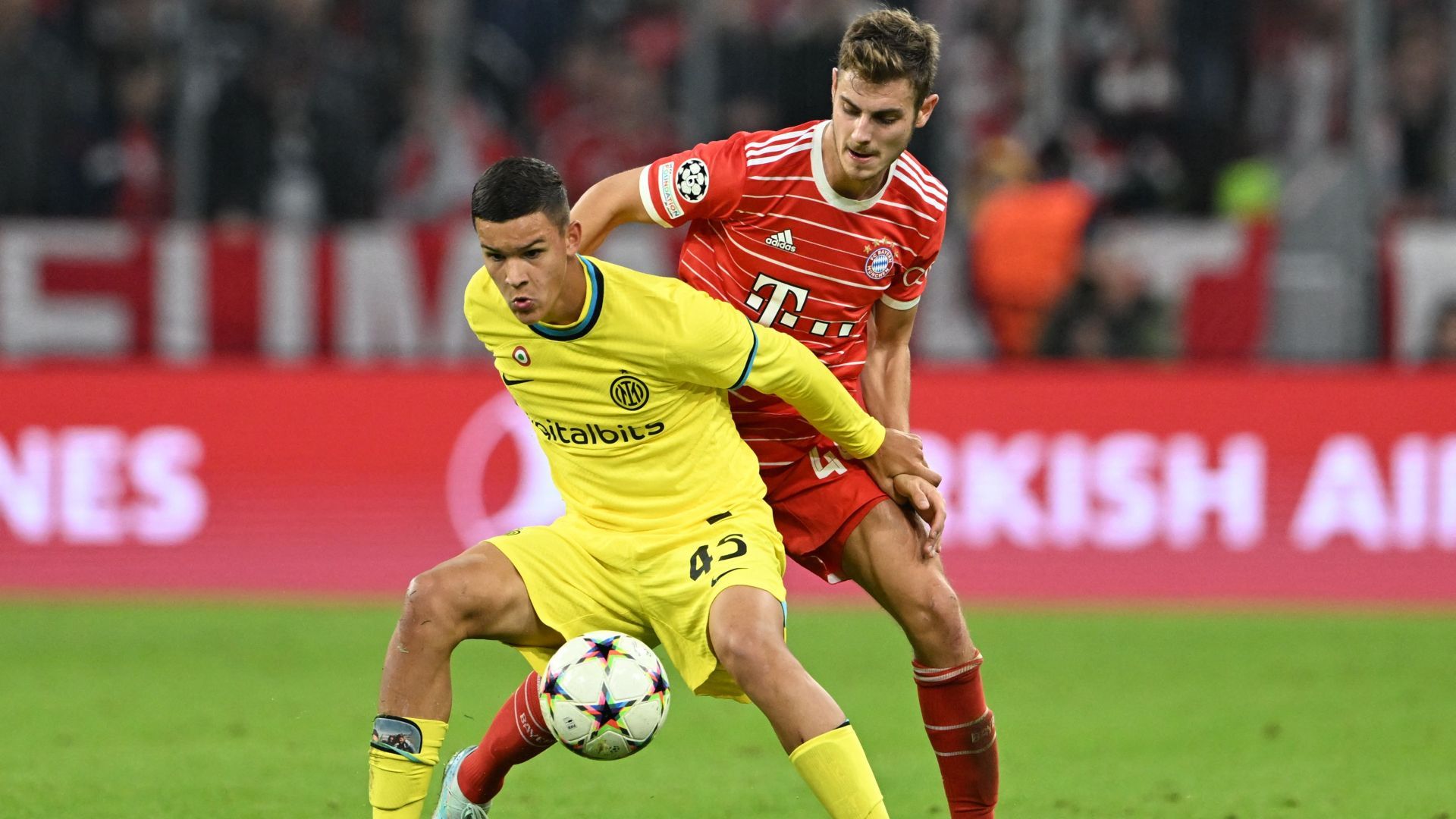 Valentin Carboni Bayern Munchen Inter Champions League 2022