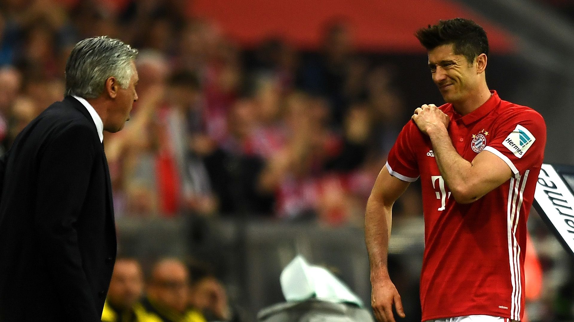 carlo ancelotti robert lewandowski bayern münchen bundesliga 040817