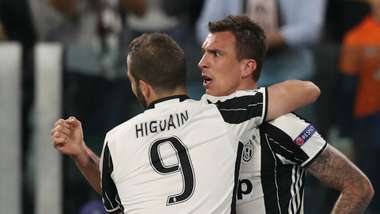 mario mandzukic gonzalo higuain - juventus monaco - champions league - 09052017