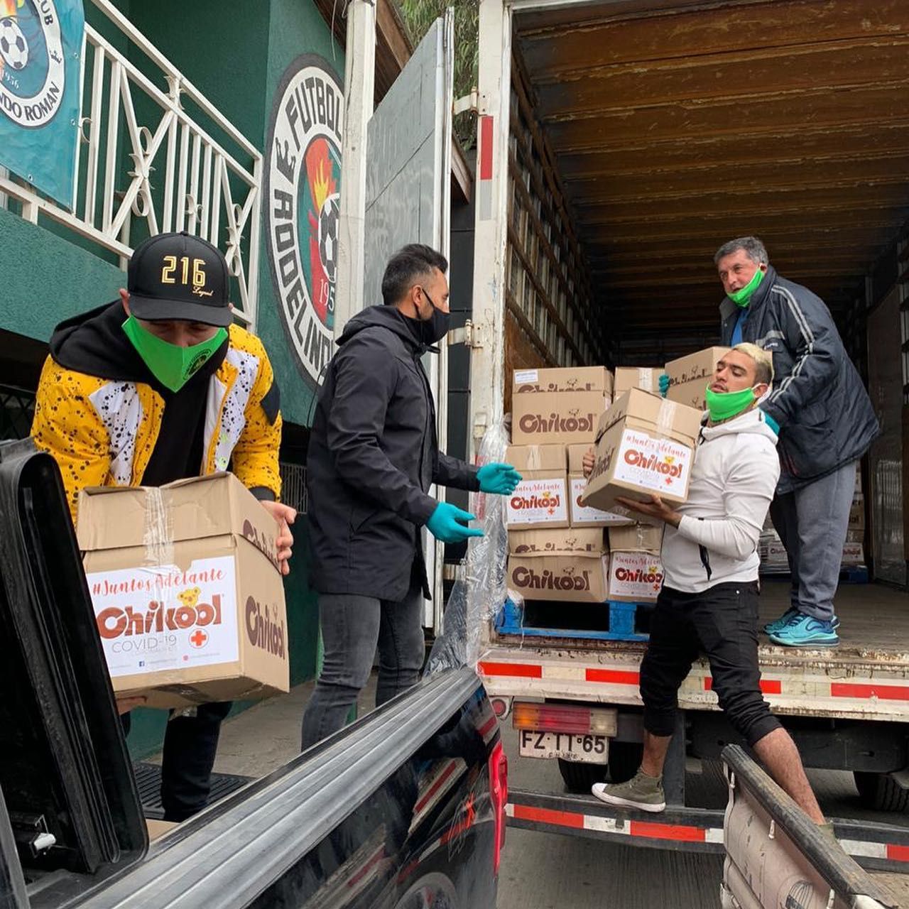 Cajas solidarias Arturo Vidal