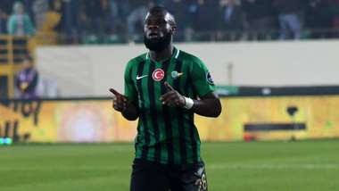 Elvis Manu Akhisarspor