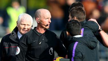 Mike Dean Mauricio Pochettino Tottenham Burnley