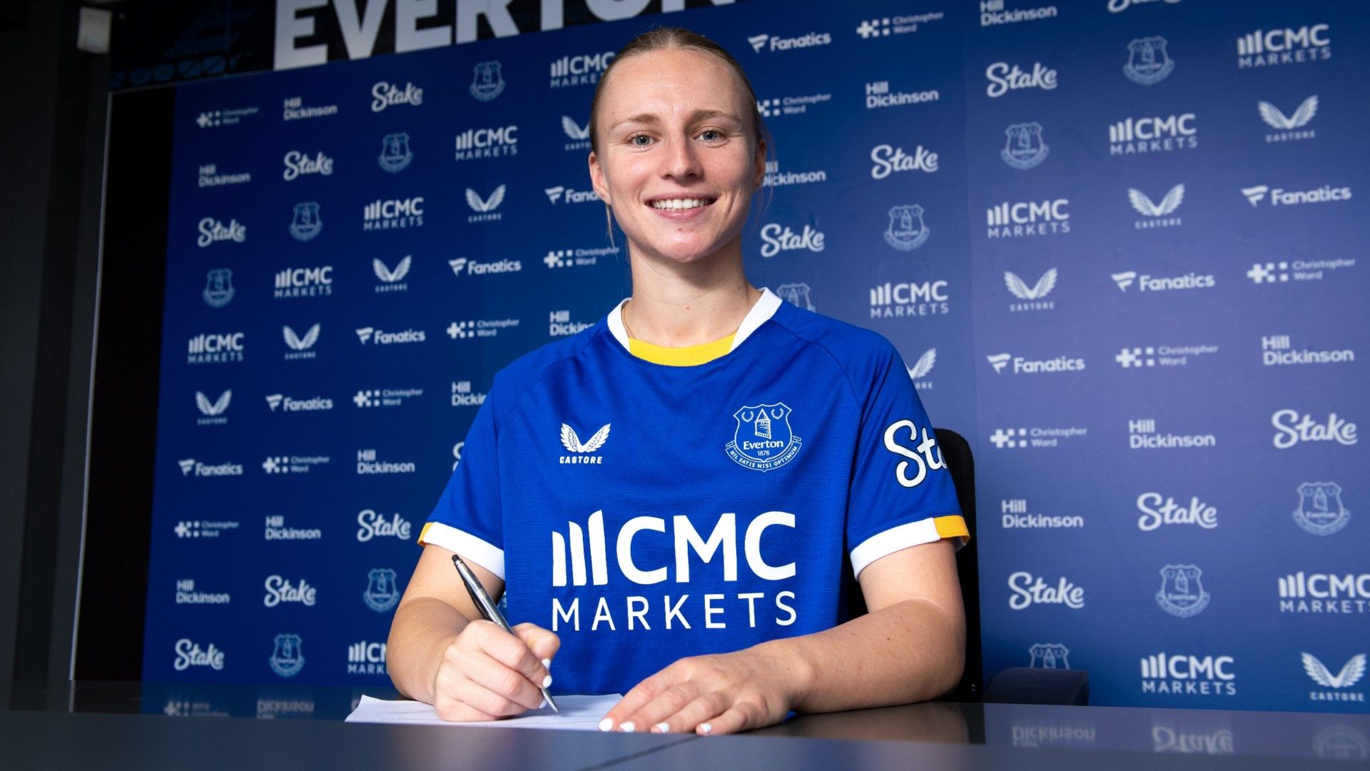 Holly McNamara Everton signing 2026
