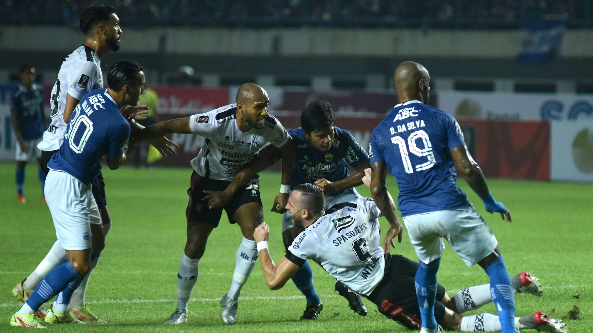 Persib vs Bali United