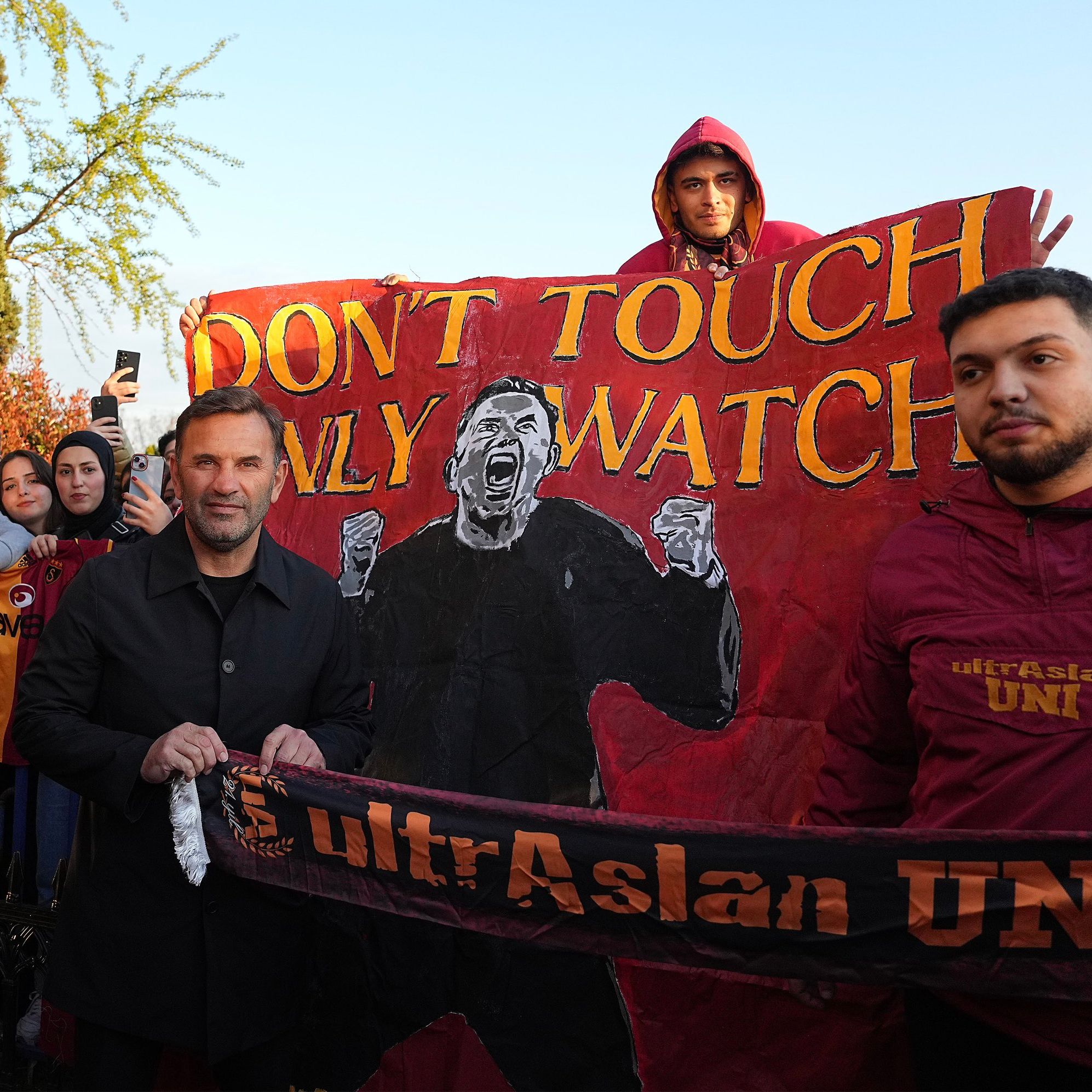 Okan Buruk vs Jose Mourinho Don't Touch Only Watch