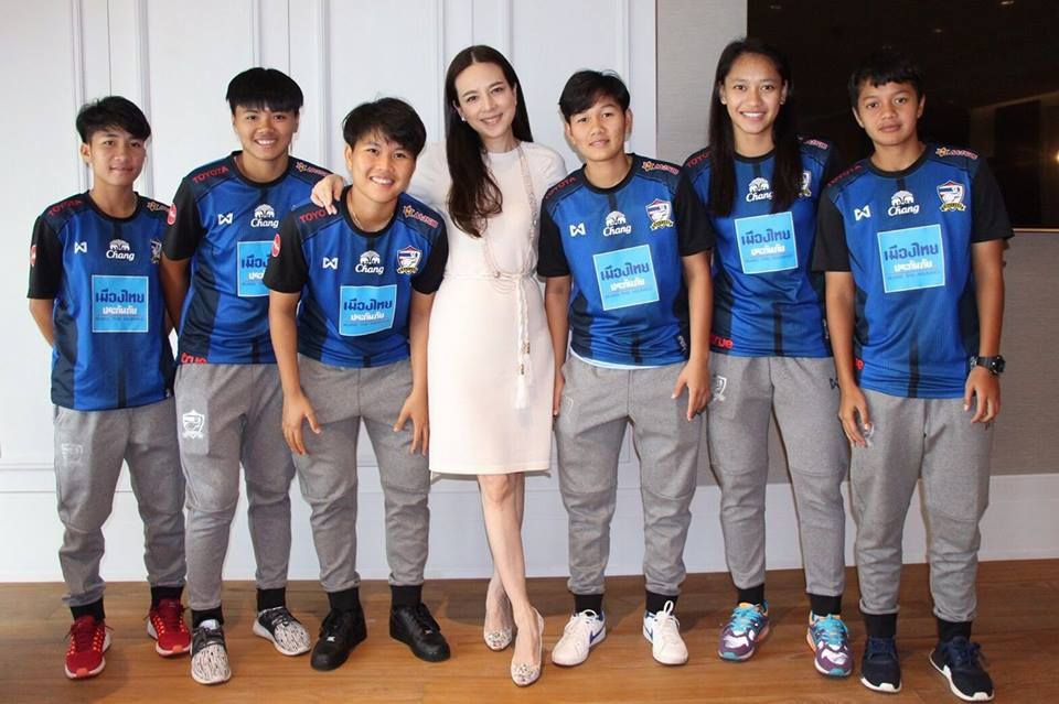 นวลพรรณ ล่ำซำ