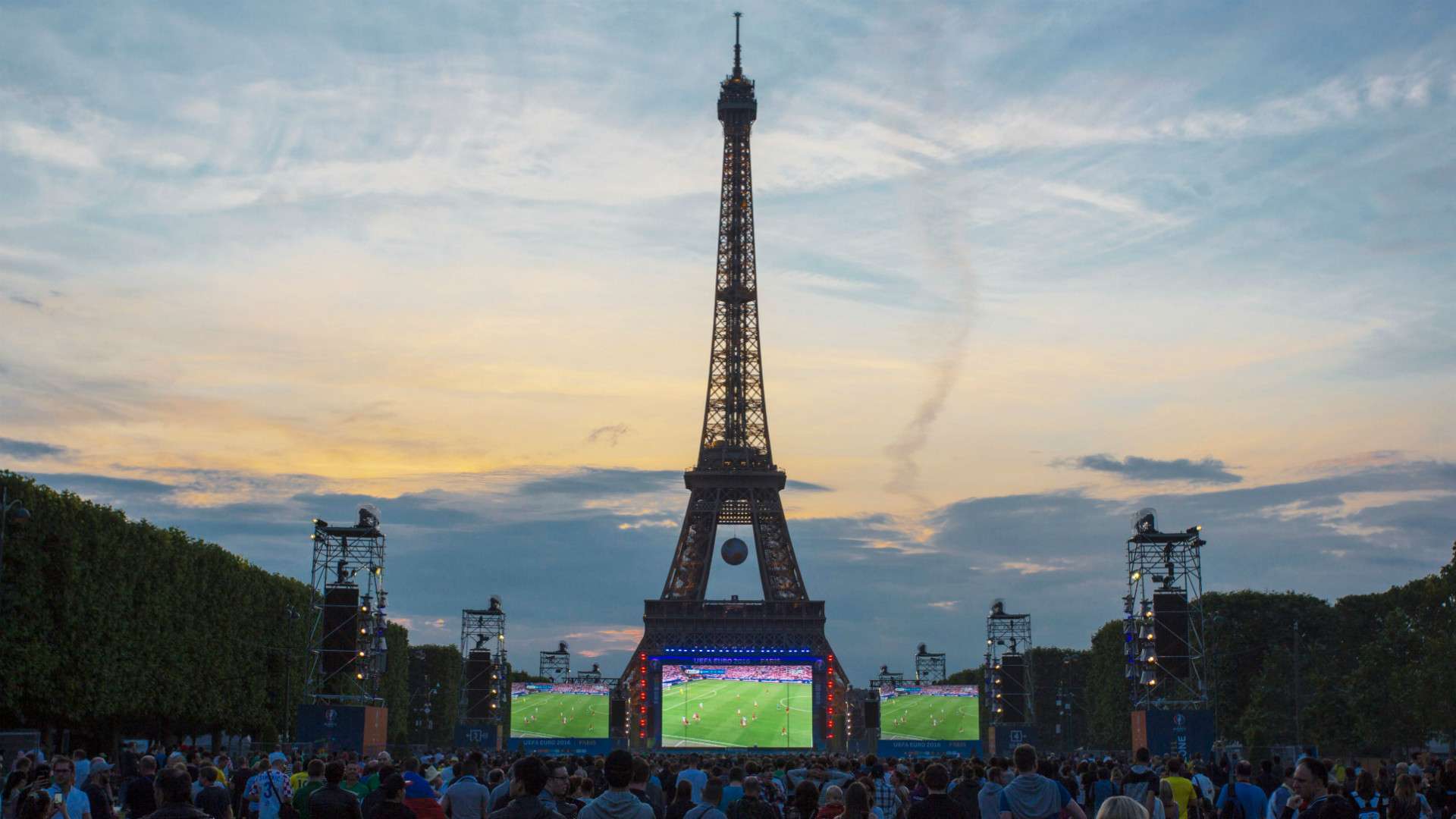 Eiffel Tower Euro 2016
