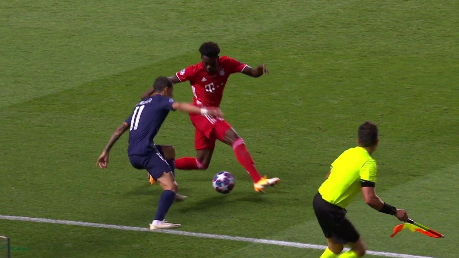 Di Maria Davies PSG Bayern Munich Champions League Final Captura TV