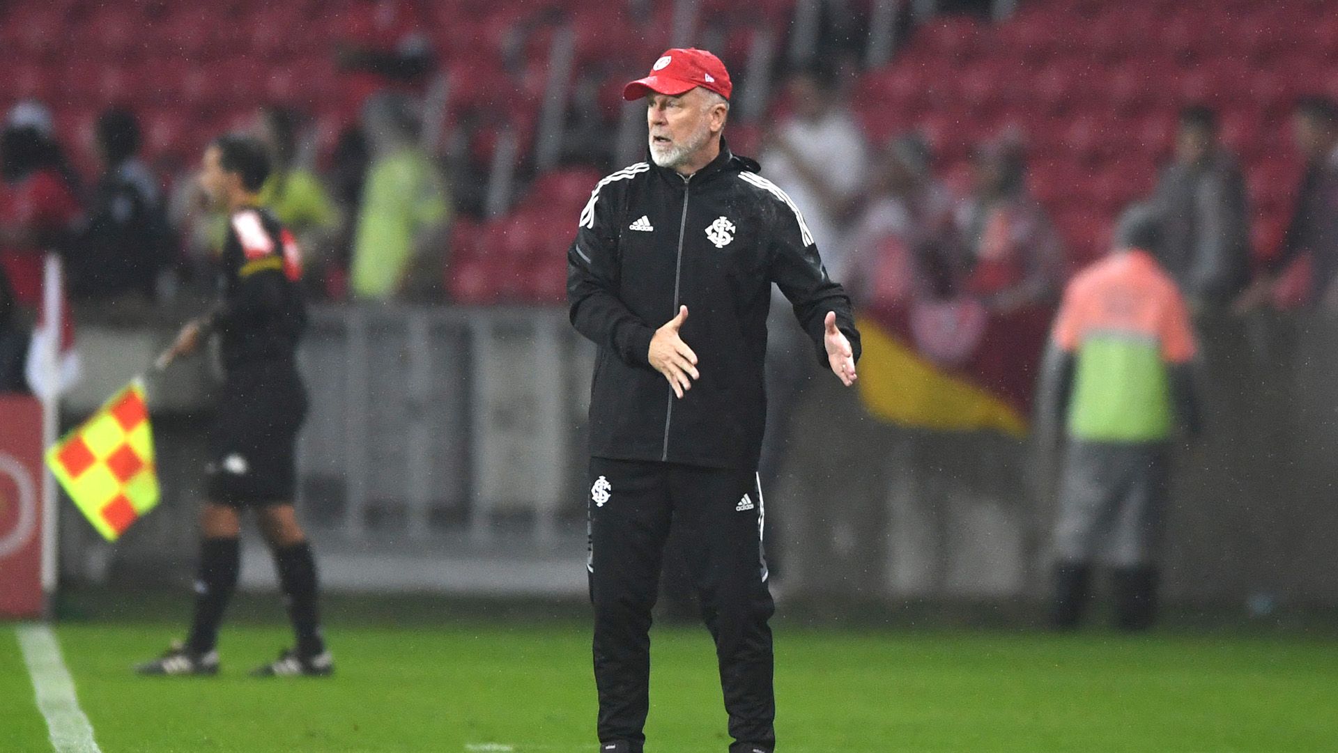 Mano Menezes, Internacional, 2022