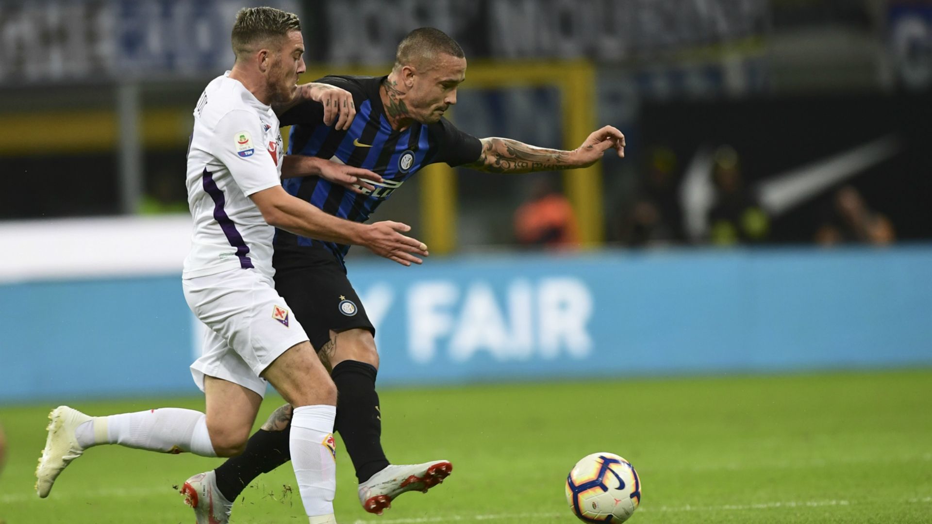 Radja Nainggolan Jordan Veretout Inter Fiorentina Serie A
