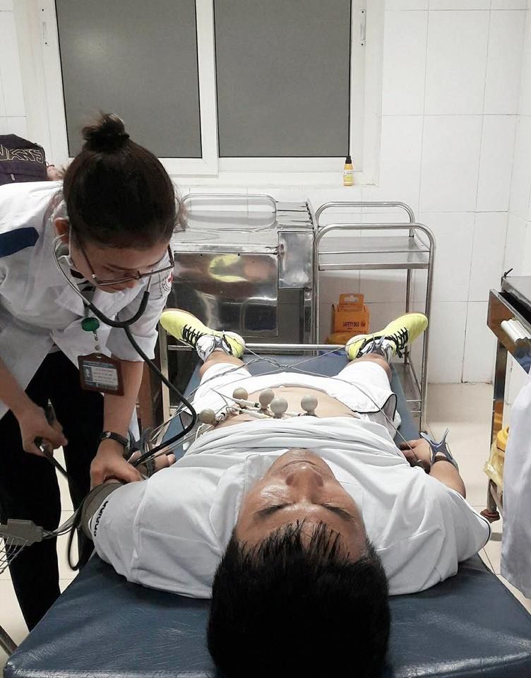 Hữu Thắng nằm viện