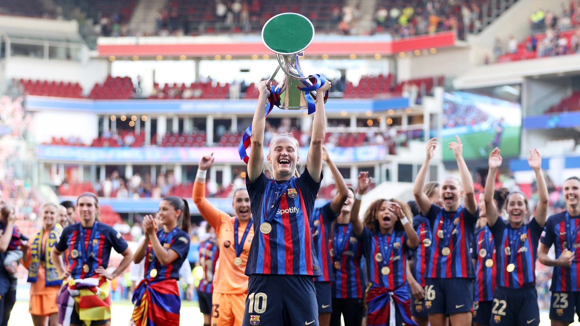 Caroline Graham Hansen Barcelona Champions League trophy 2023