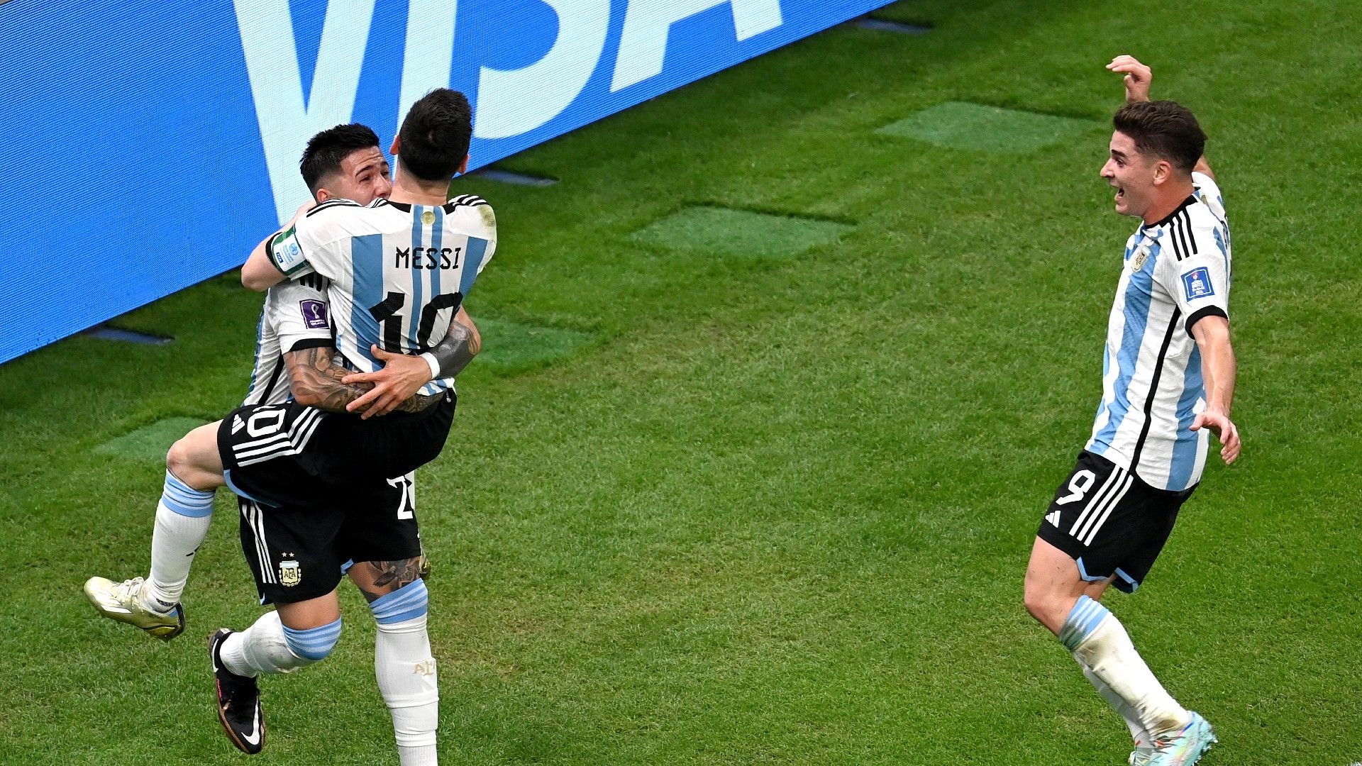 Enzo Fernandez Lionel Messi Argentina 2022