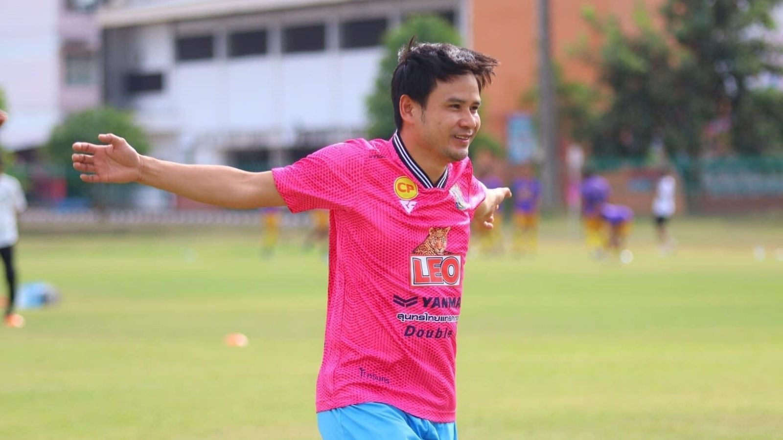 พงศธร ศรีจันทร์ - 'ไผ่ พงศธร'