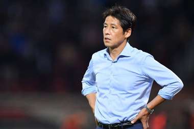 HLV Akira Nishino được khuyến khích dùng cầu thủ trẻ cho U22 Thái Lan