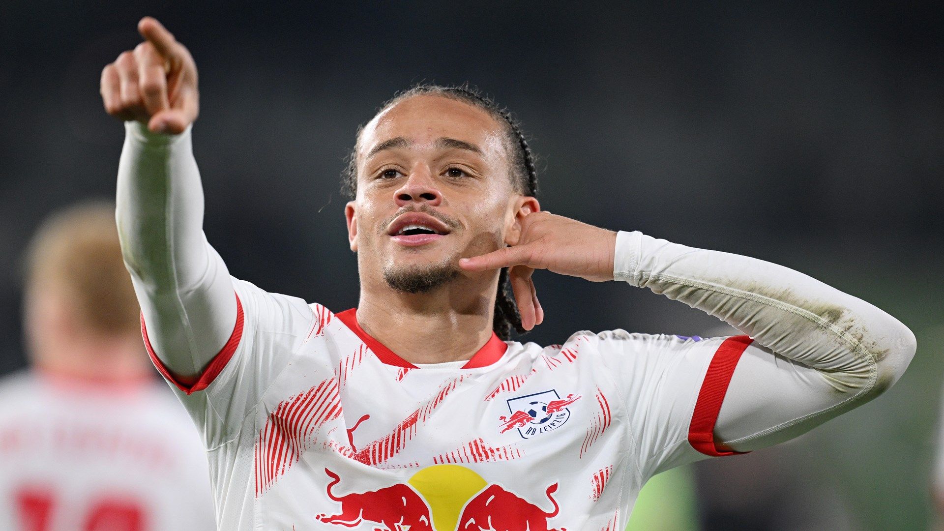Wagt Bayern München einen neuen Anlauf? Xavi Simons trifft Zukunftsentscheidung