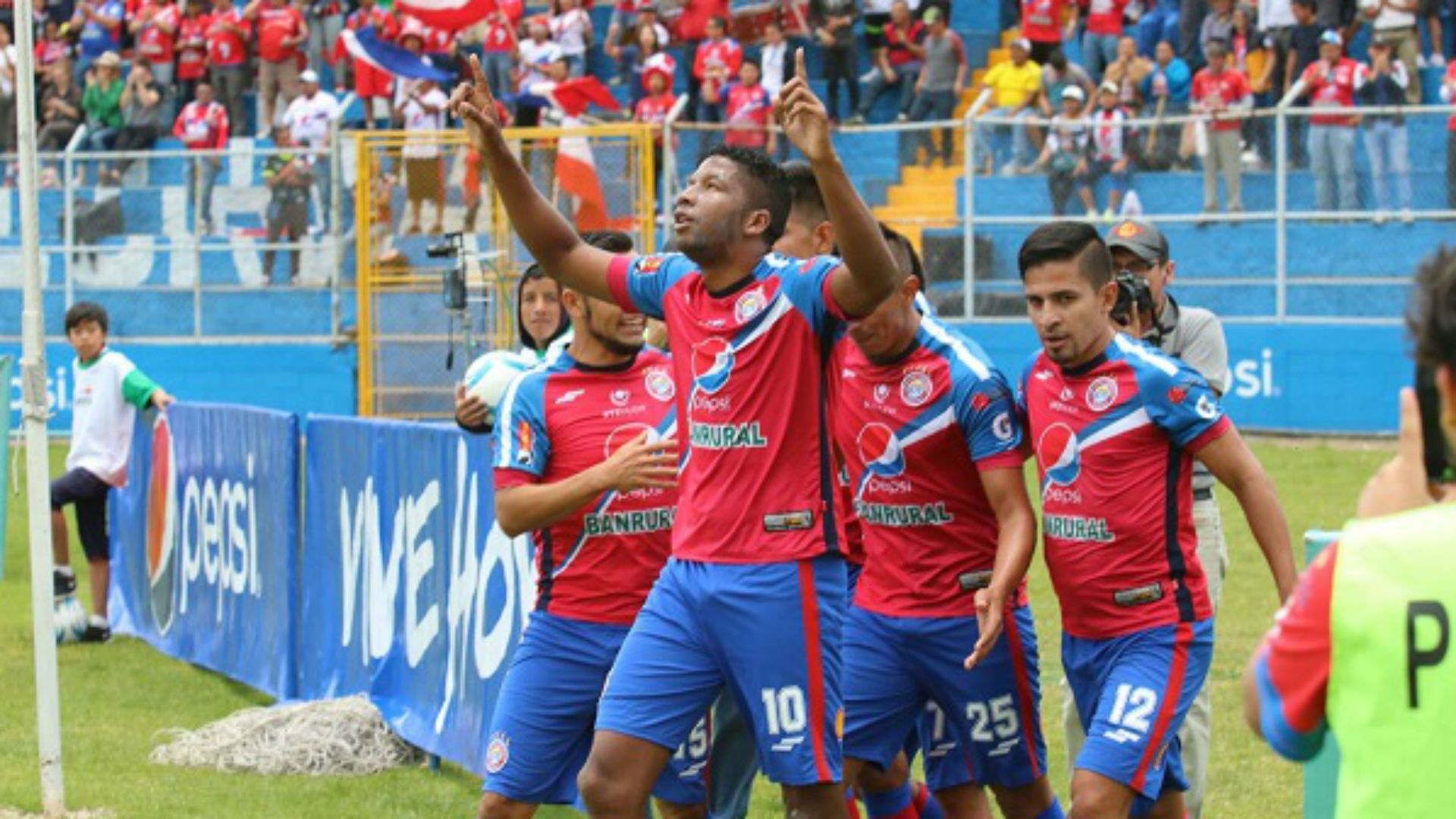 xelaju goleada a sanarate