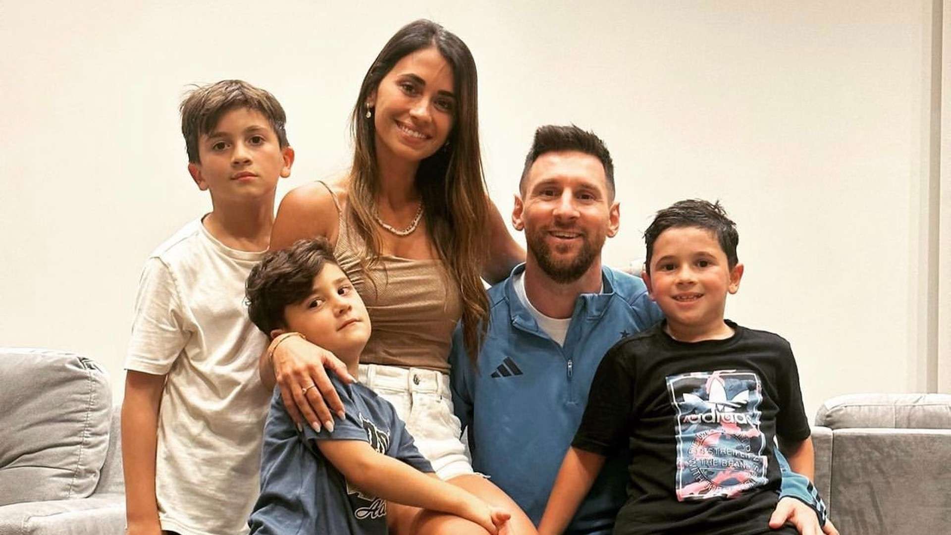 Lionel Messi Antonela Roccuzzo Thiago Mateo Ciro Año Nuevo 2022