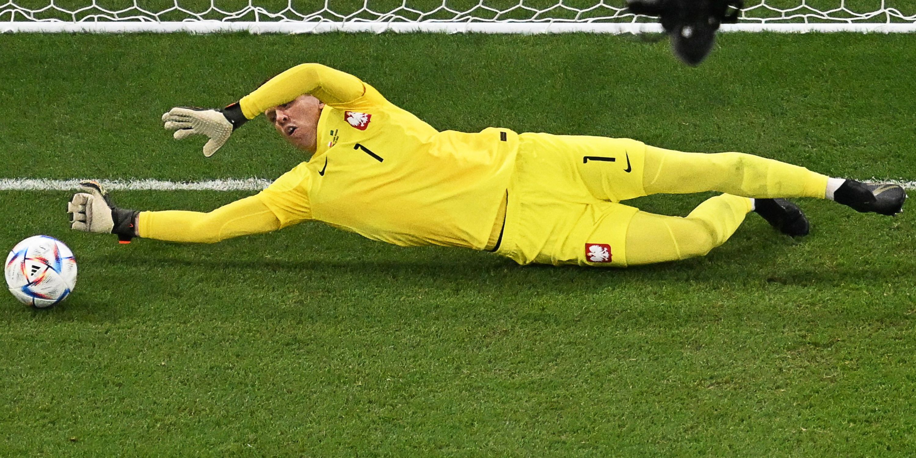WOJCIECH SZCZESNY POLAND WORLD CUP 26112022