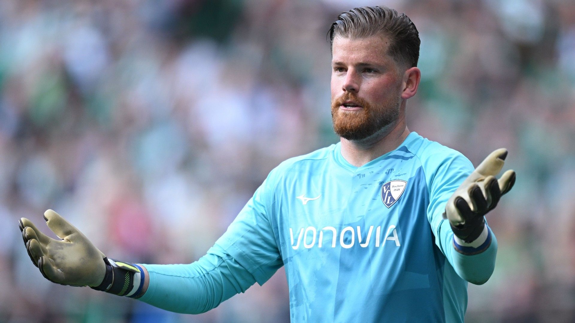 Timo Horn of Bochum reacts 