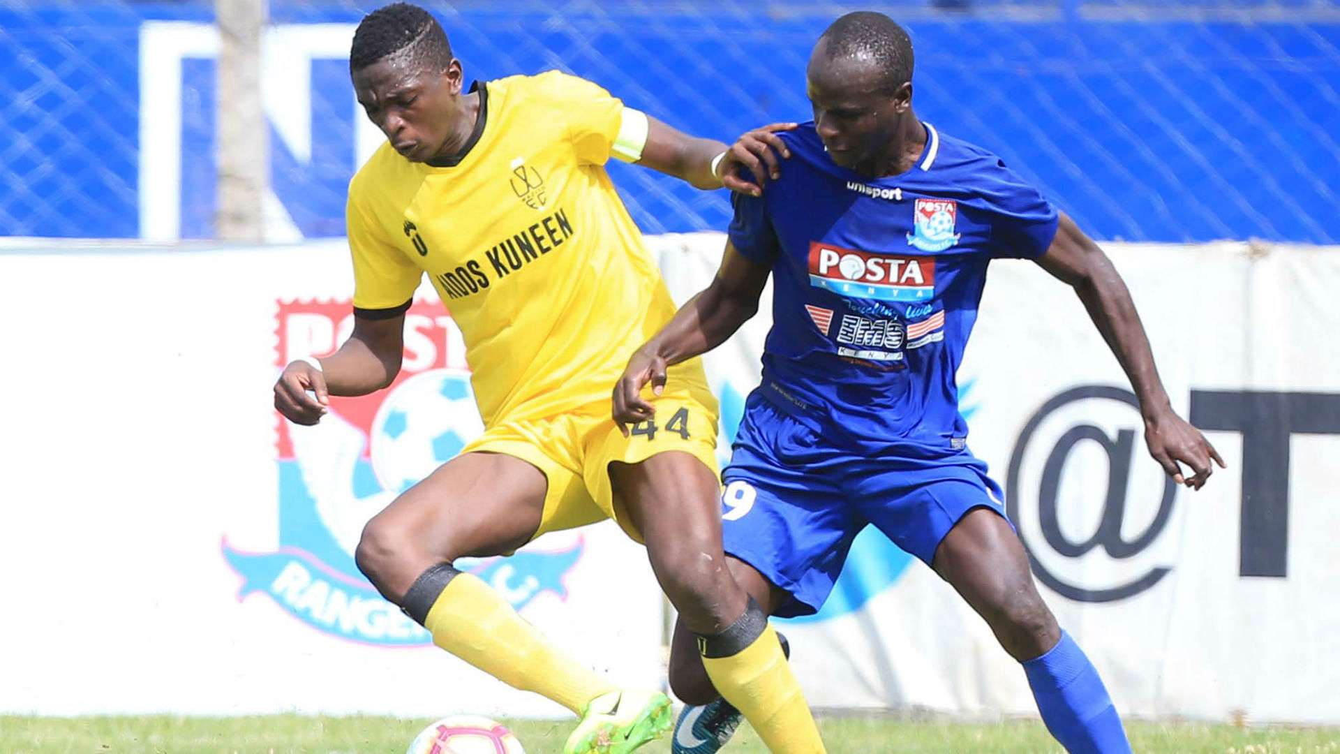 Johnstone Omurwa (L) of Wazito FC and Ezekiel Okare of Posta Rangers.