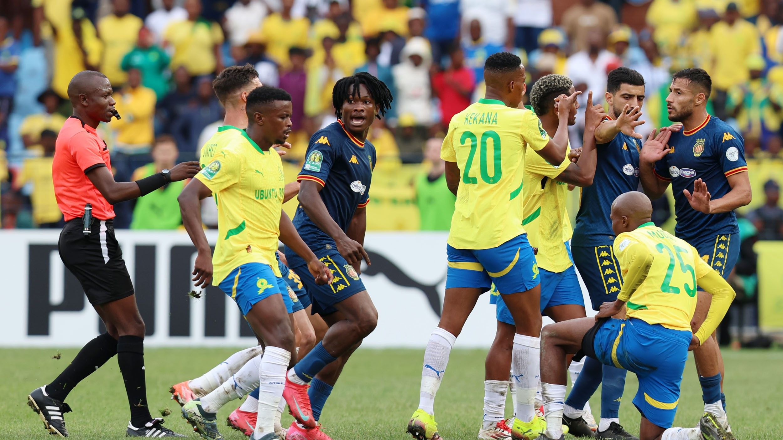 Mamelodi Sundowns vs Esperance in Caf Champions League match