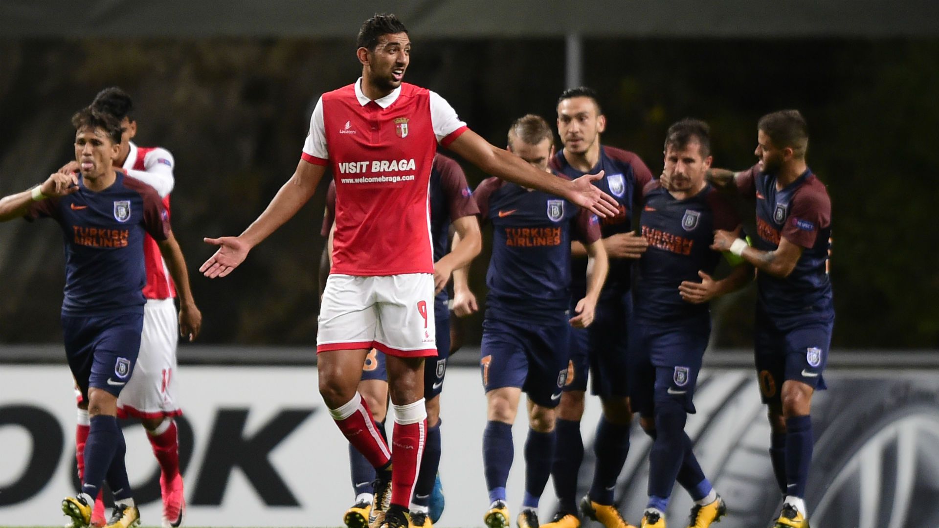 Braga Basaksehir Ahmed Hassan Emre Belozoglu 09282017