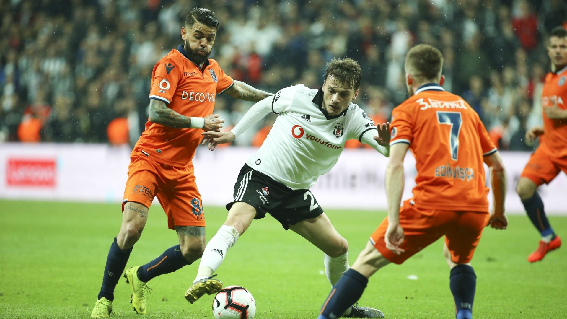 Adem LJajic Edin Visca Besiktas Basaksehir 04132019