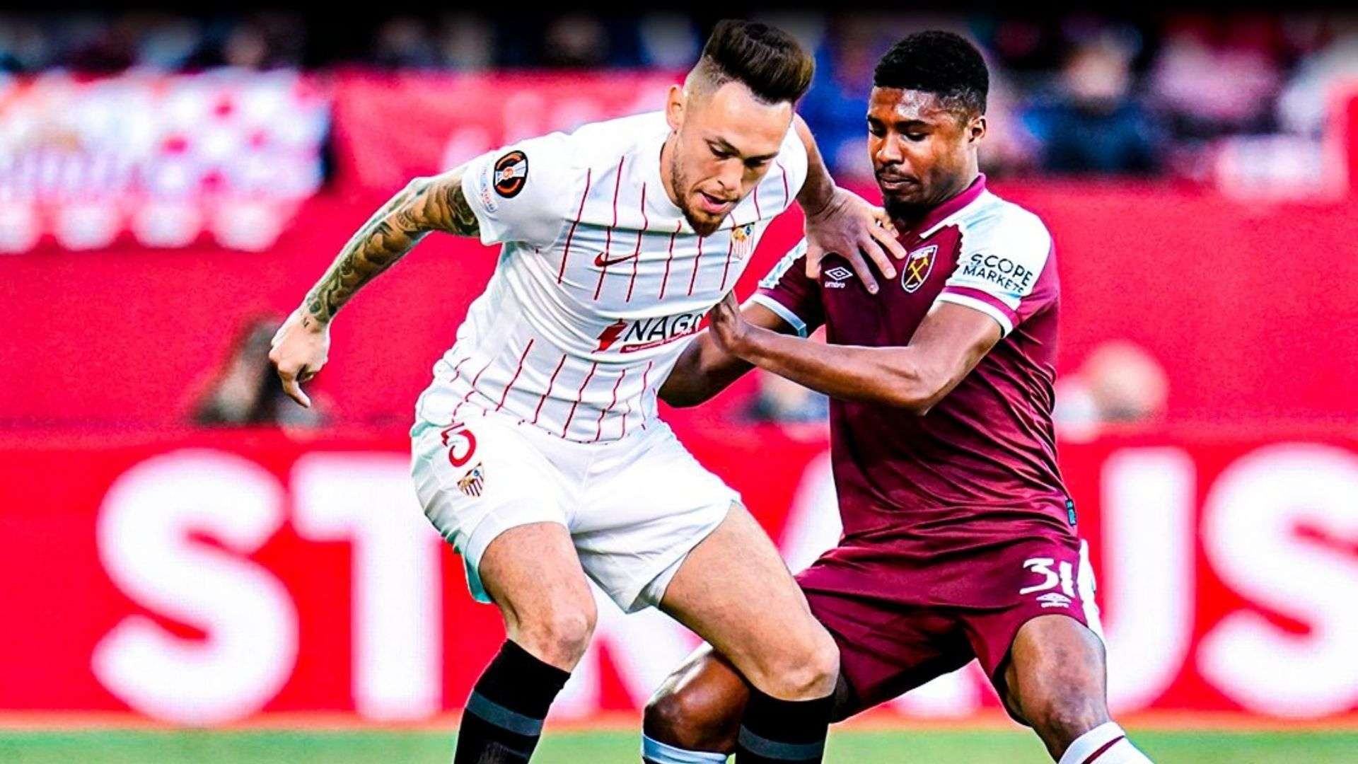 Ocampos protege el balón