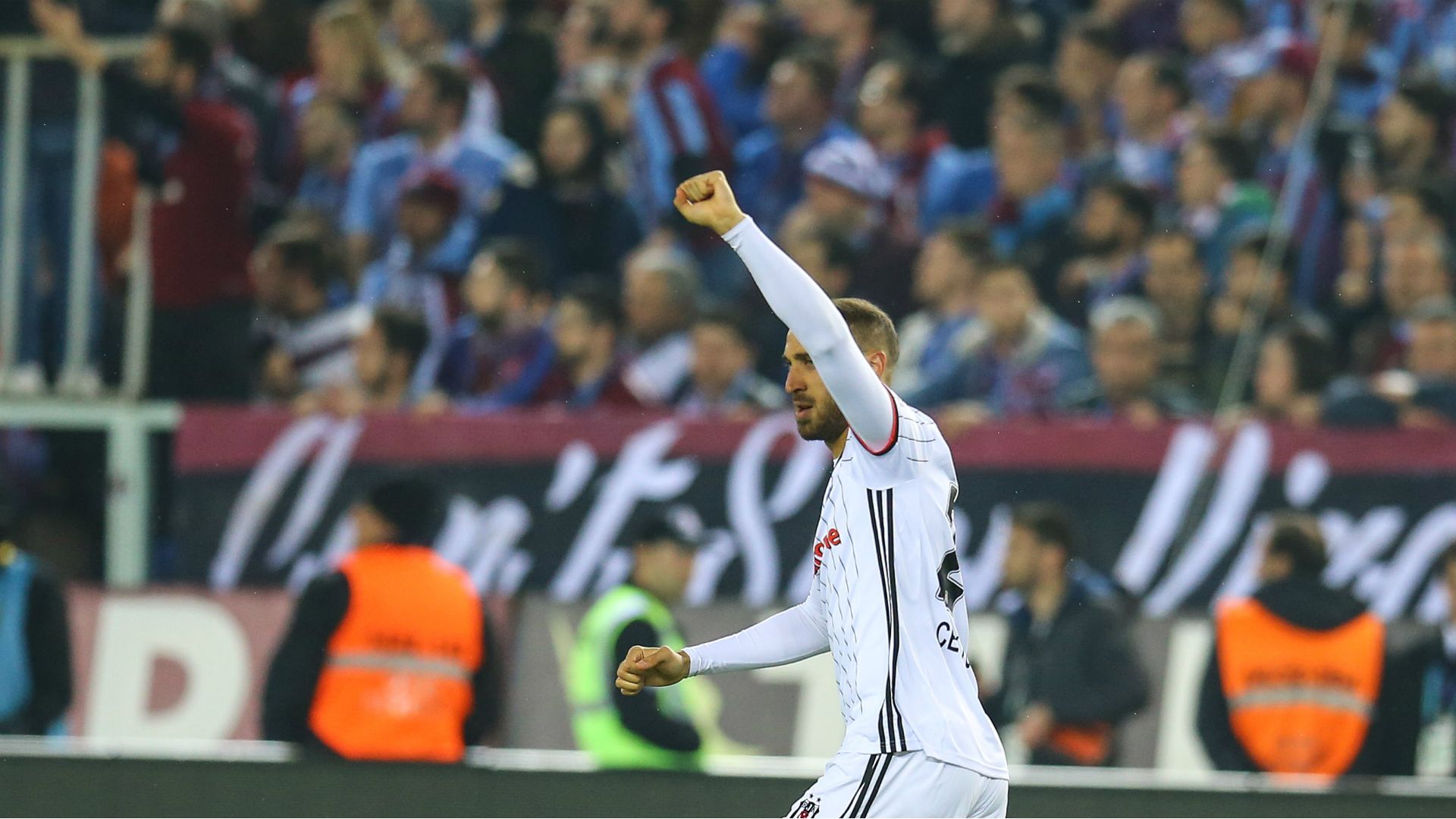 Cenk Tosun Besiktas Trabzonspor STSL 04082017