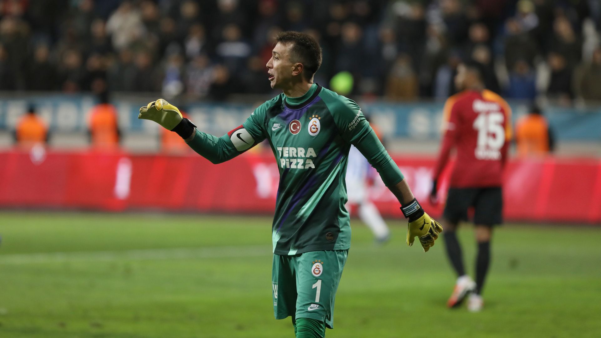 fernando muslera galatasaray 09022020