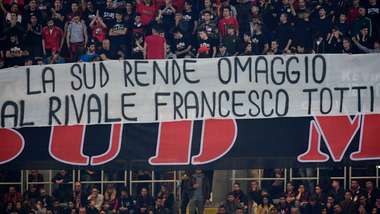 Curva Sud banner for Totti Milan Roma Serie A 07052017