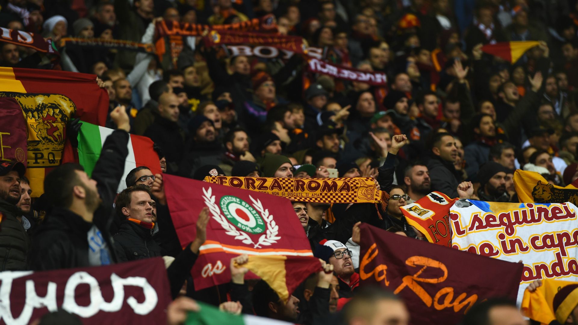 Roma fans
