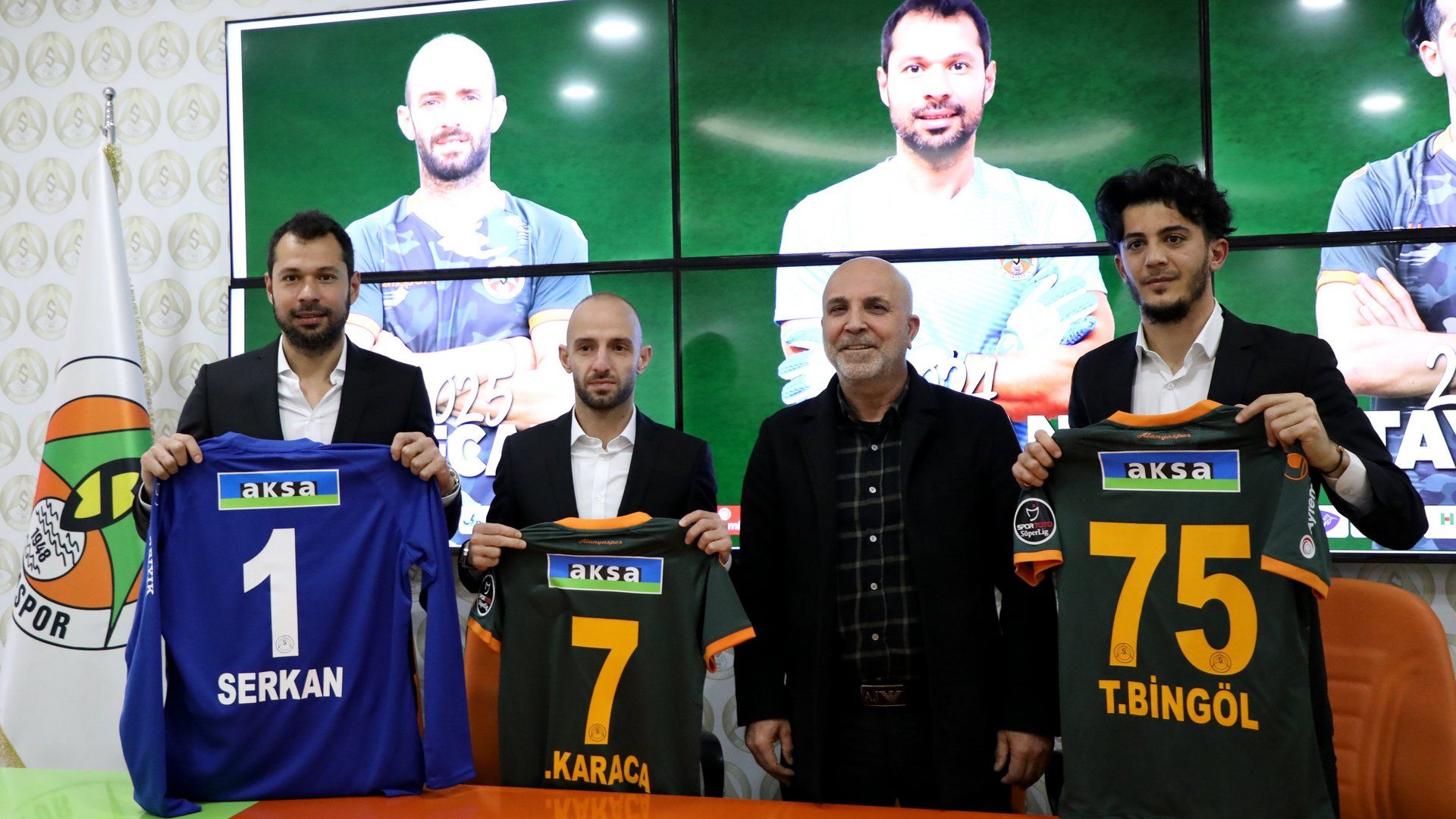 Serkan Kırıntılı Efecan Karaca Tayfur Bingöl