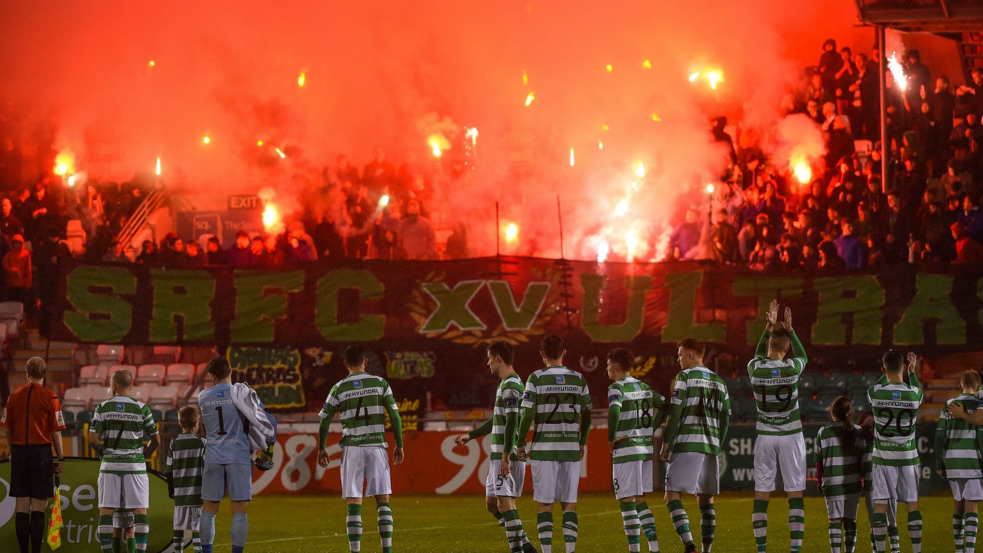 Shamrock Rovers fans and players 14102016