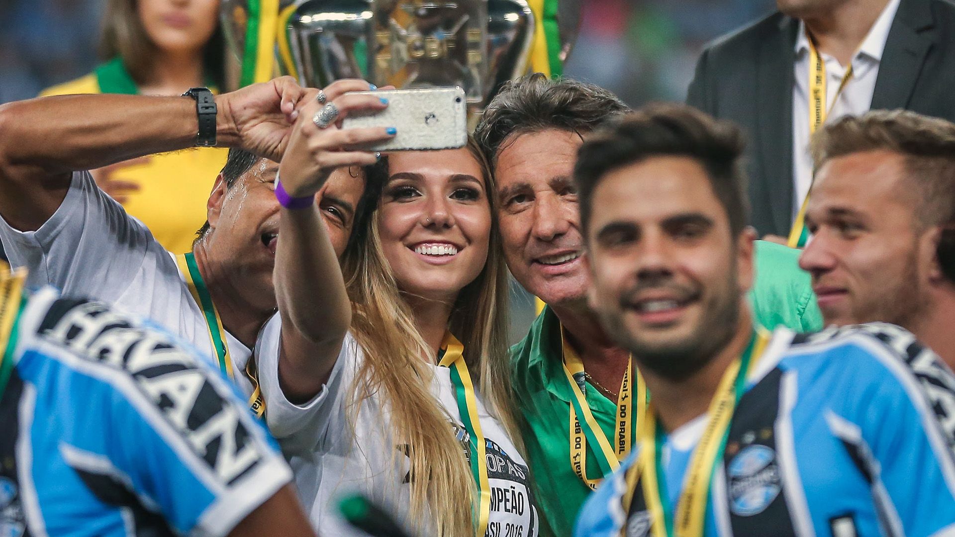 Carol Renato Portaluppi Grêmio Atlético-MG Copa do Brasil 07122016
