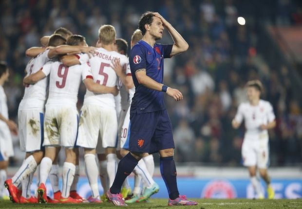 Daryl Janmaat Czech Republic Netherlands 09092014