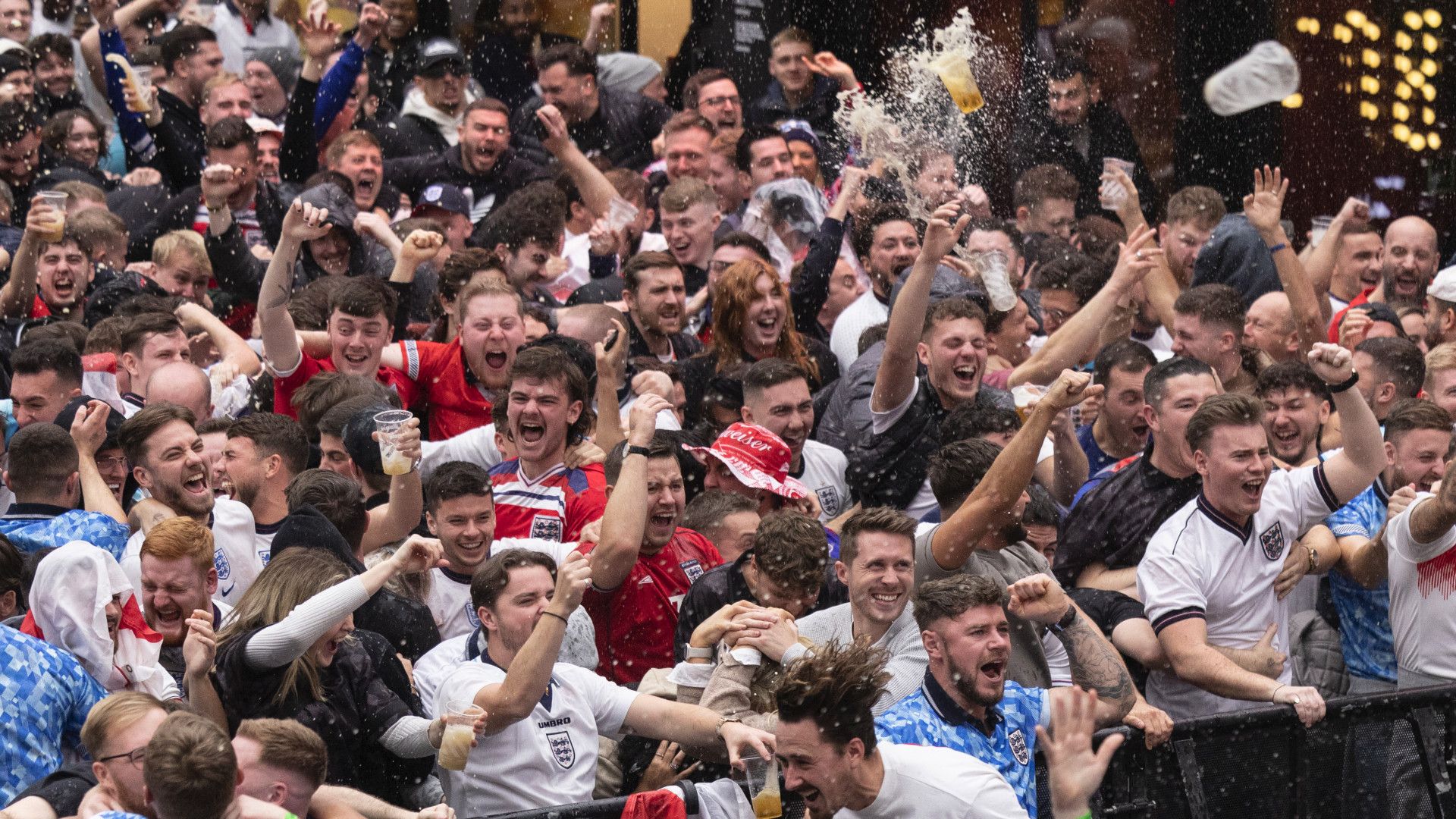 England fans World Cup 2022