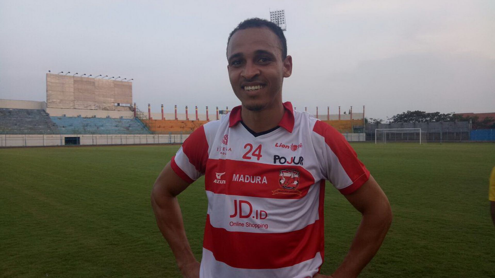 Peter Odemwingie Madura United