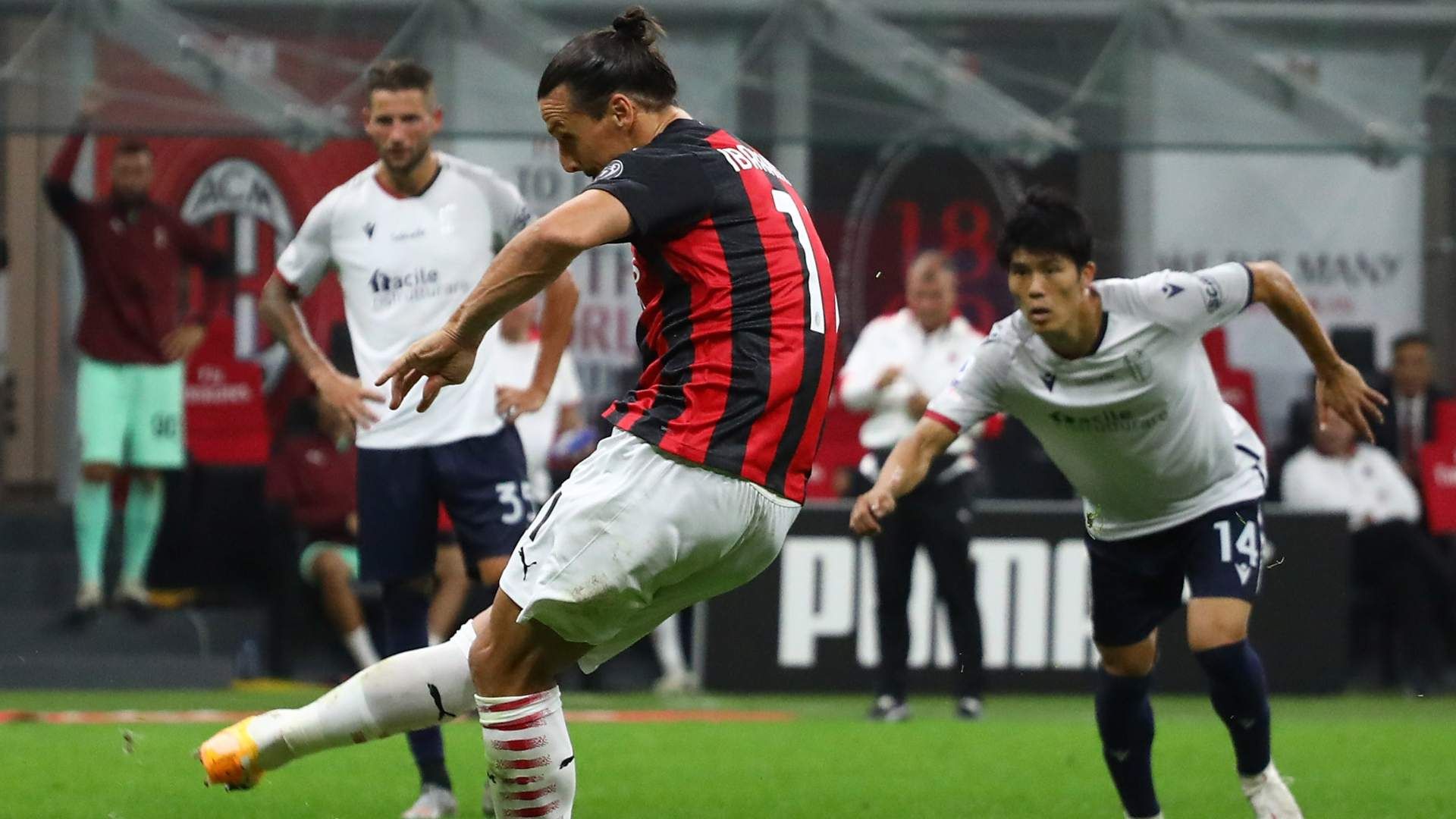 2020-09-22-bologna-takehiro-tomiyasu-milan-ibrahimovic