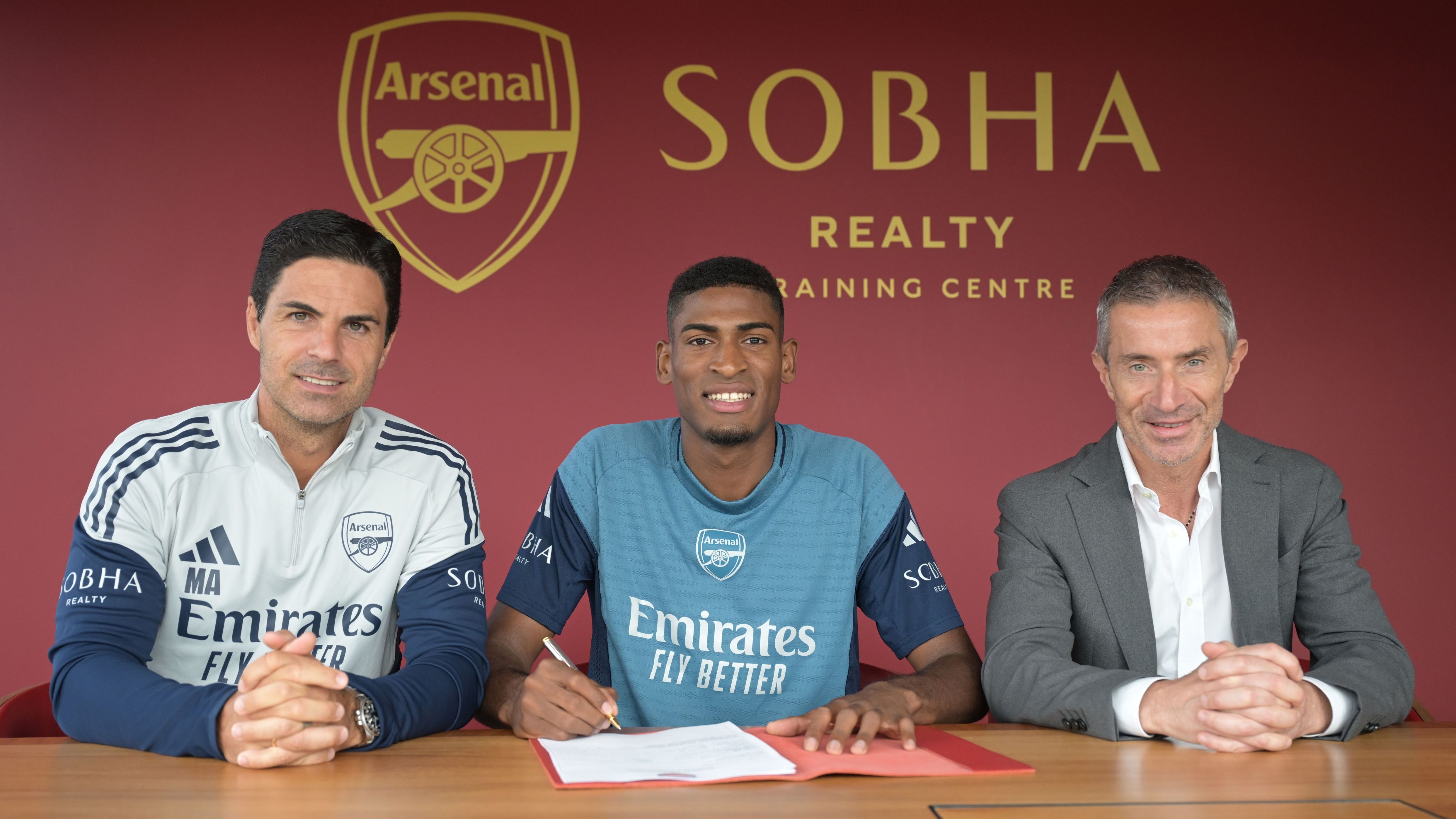 Cristhian Mosquera Arsenal 2025