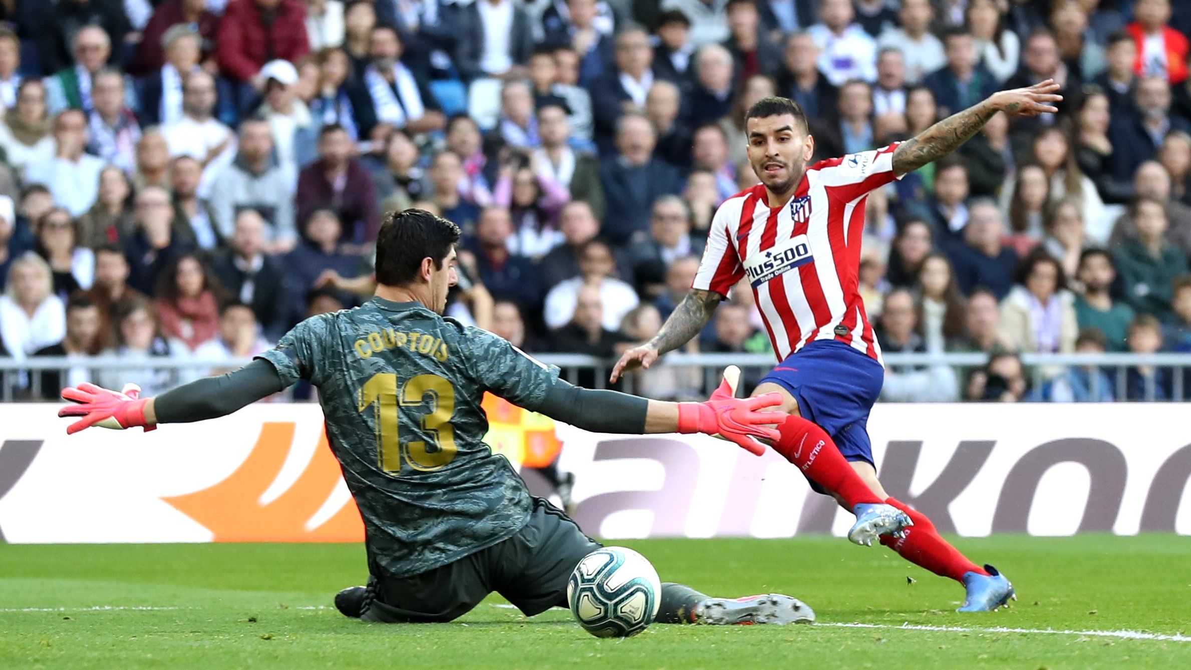 Angel Correa Thibaut Courtois Real Madrid Atletico LaLiga 01022020