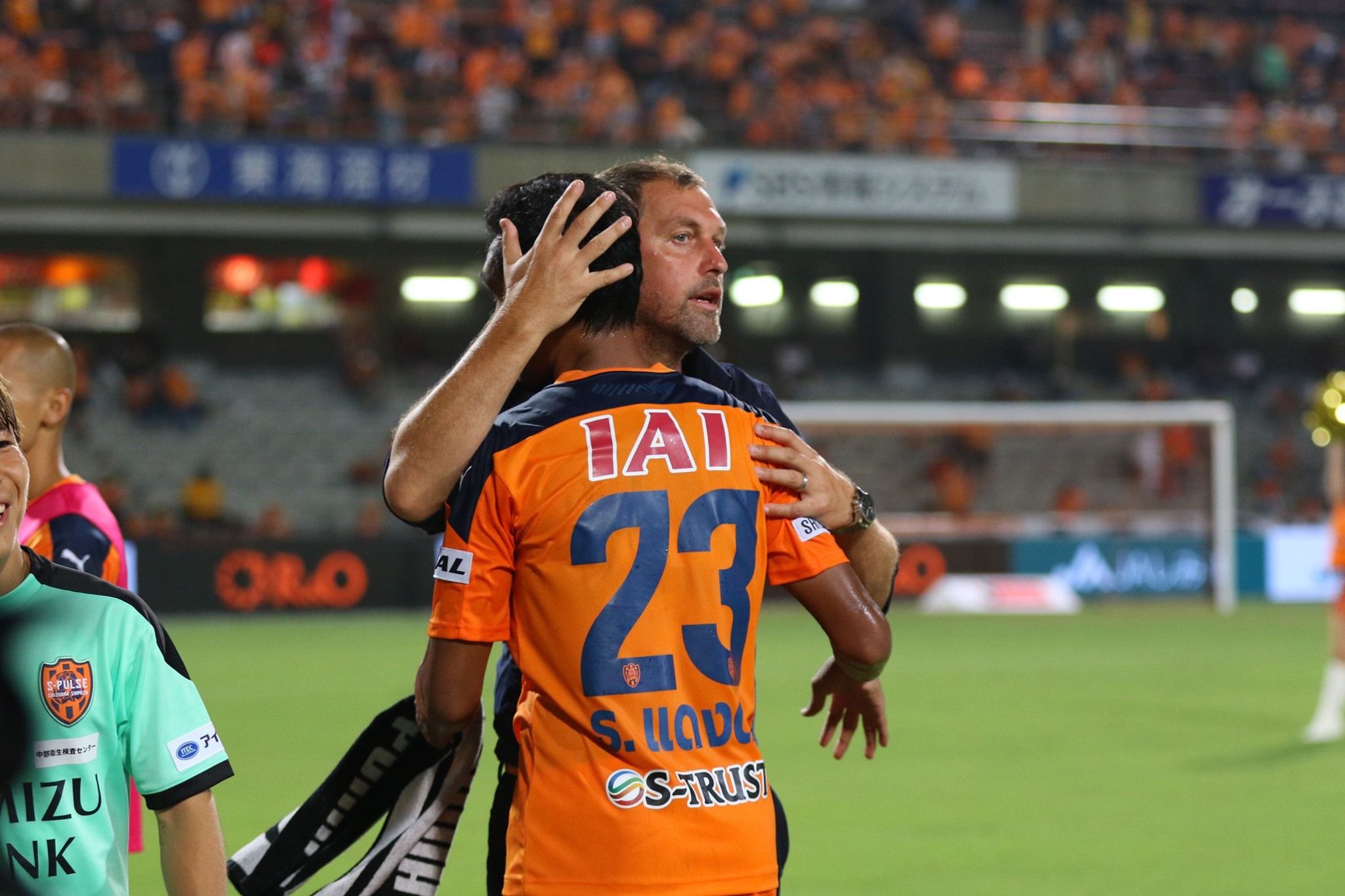 ปีเตอร์ - ธีรศิลป์