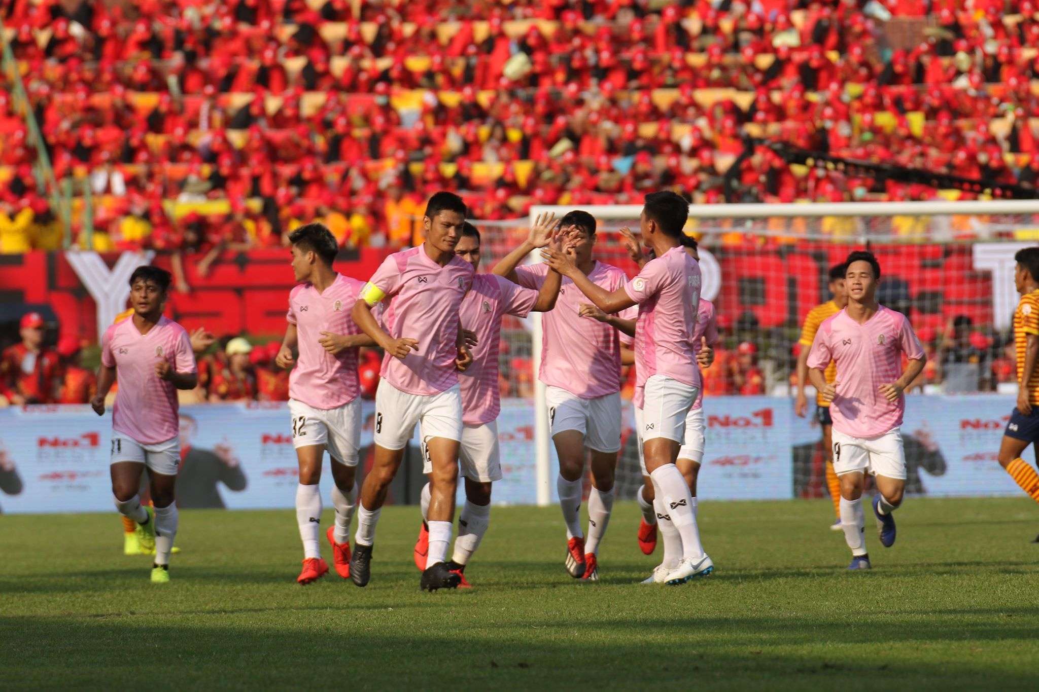 ฟุตบอลประเพณี จุฬา-ธรรมศาสตร์