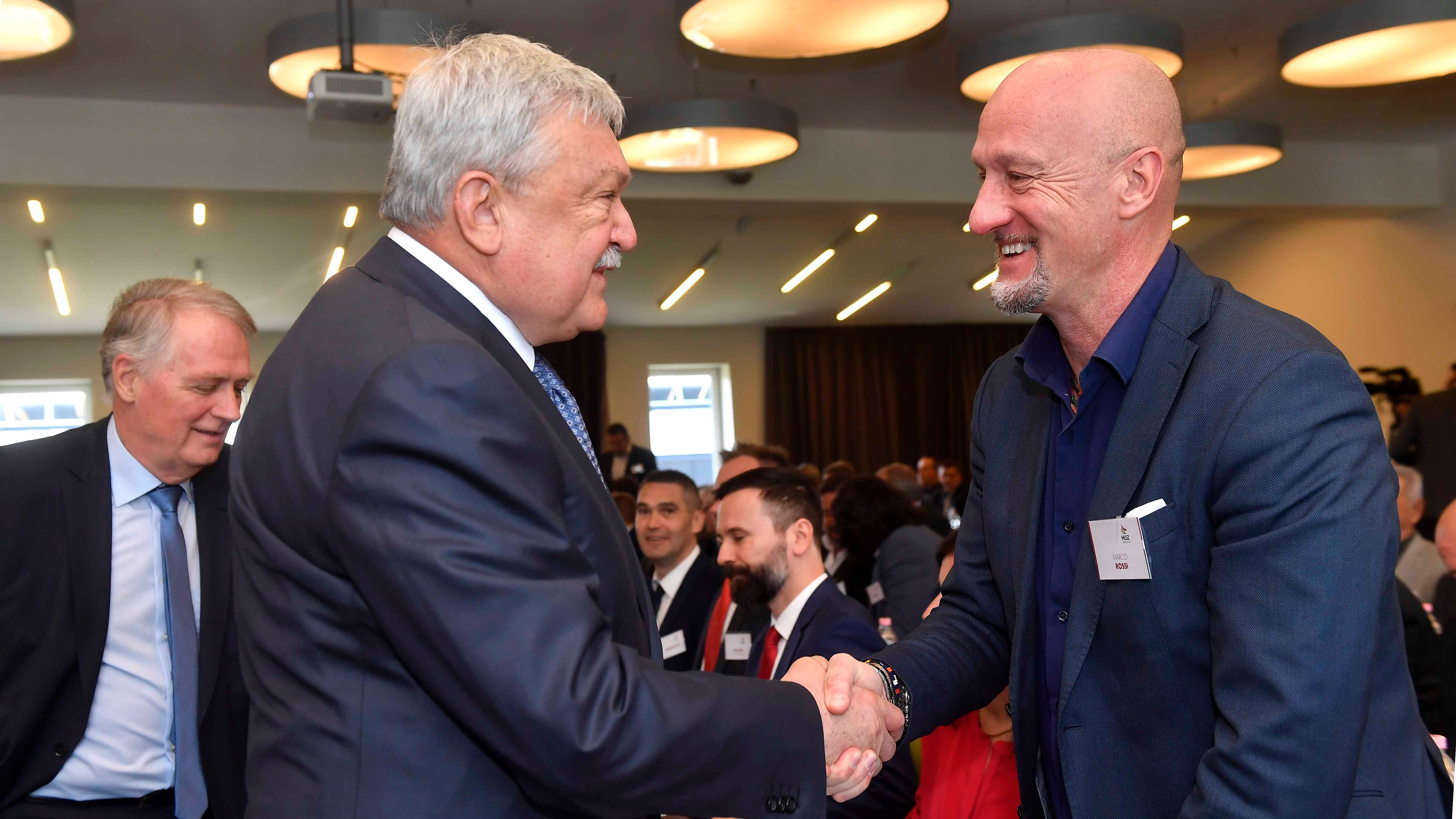 MLSZ közgyűlés Csányi Rossi