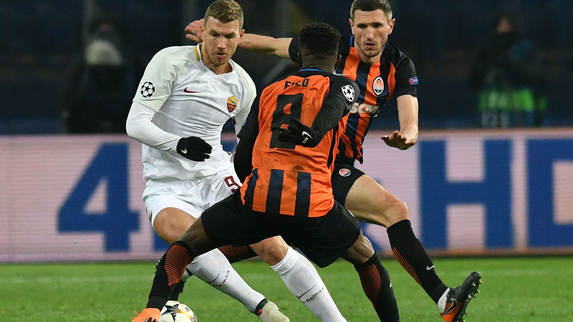 Edin Dzeko Shakhtar Roma Champions League